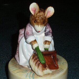 "HUNCA MUNCA" Schmid Music Box Beatrix Potter The Tale of Two Bad Mice - GIFT!